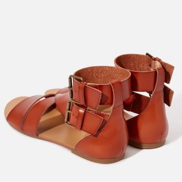 BRAND NEW!   JustFab Sandals   |  Never worn |   Perfect condition!  |  Size 8.5 - Picture 2 of 5